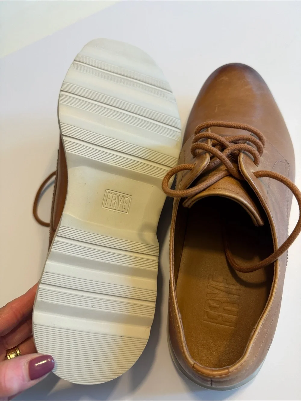 Frye Men's Tan Leather Lace-Up Derby Shoes Sz 9. NWOB